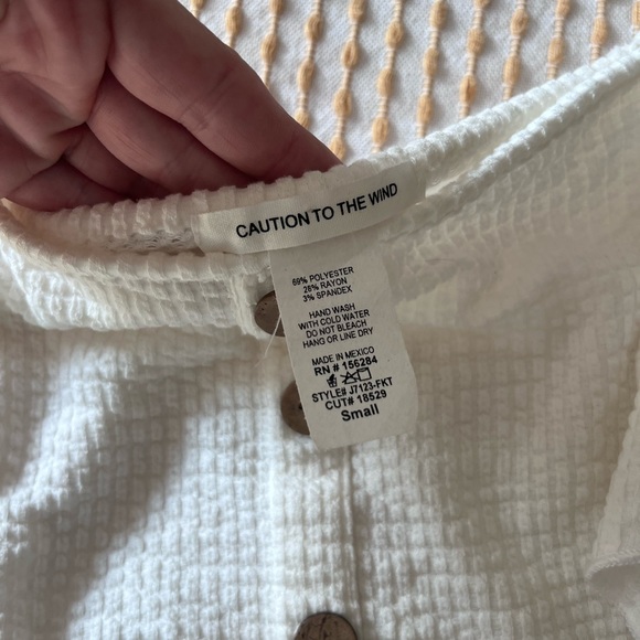 Ruffled Ribbed crop top - Picture 3 of 3